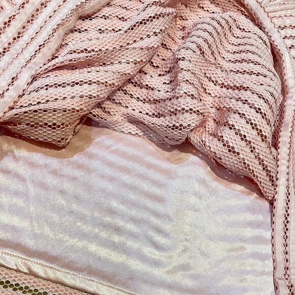 New York & Company Skirts Peach Honeycomb Patterned Skirt Size 8 - Picture 3 of 5